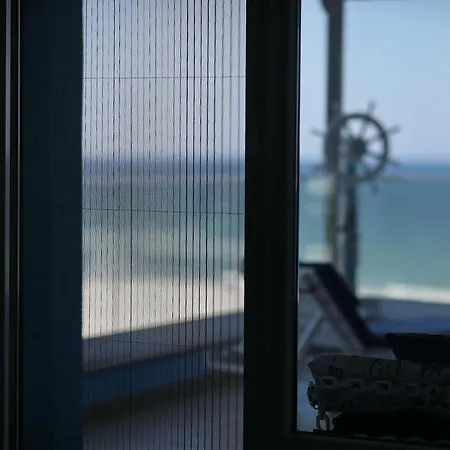 Aqua Marine Summerland Apartament *