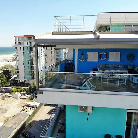 Aqua Marine Summerland 마마이아
